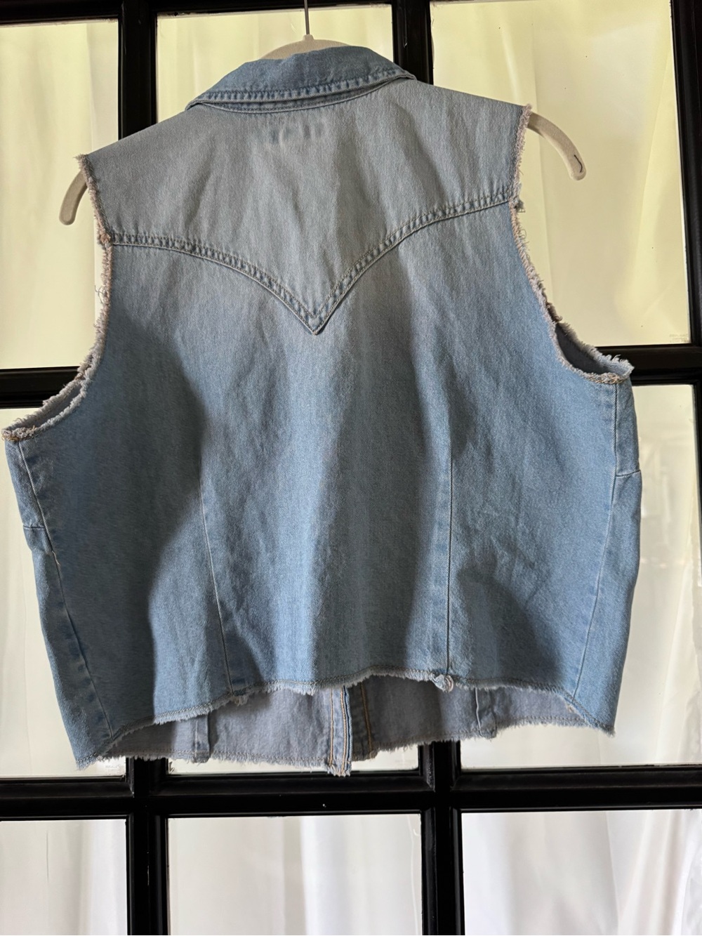 NWOT-Wrangler Light Wash Denim Sleeveless Button-Front Shirt/Jacket - Picture 4 of 4